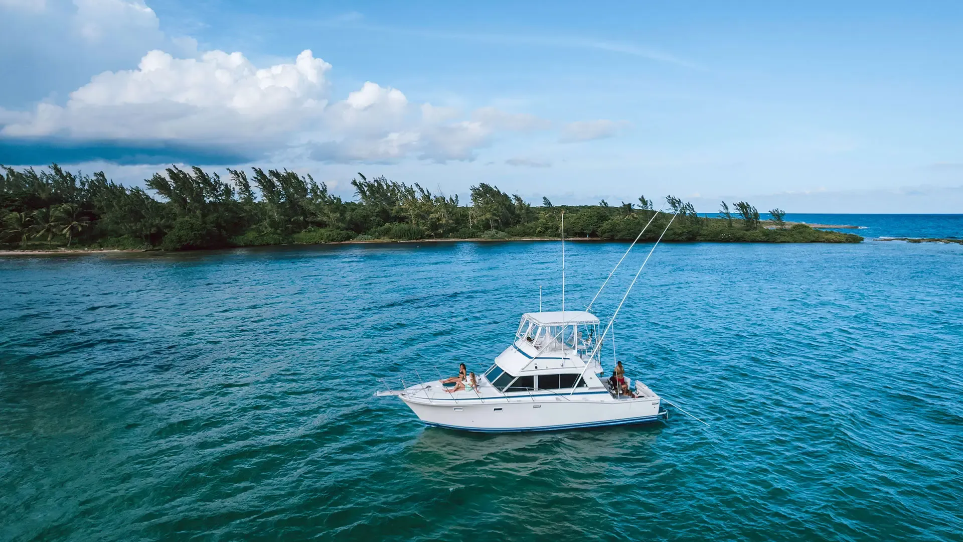 Clear Caribbean water from the deck of a fishing charter off the coast of Roatan Honduras in early morning
